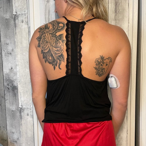 PLUNGE TOP - Picture 2 of 4